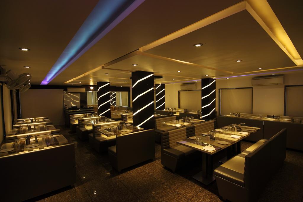 Hotel Apex Surat Exterior foto